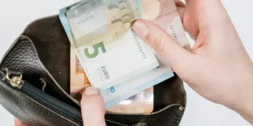 İran: Hürmüz Boğazı'ndan Geçiş Ücretleri Riyal ile Ödenecek