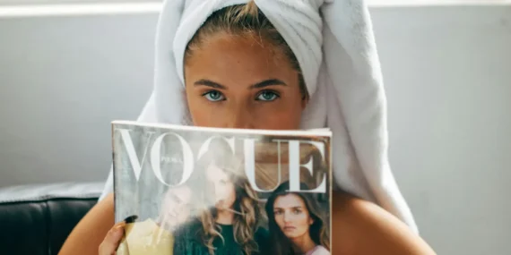 Seray Kaya'dan Yeni Paylaşım! Sultana Filmiyle Dikkat Çekti