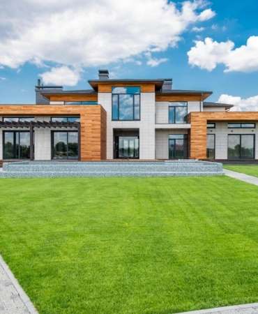 Mersin'de Apartman Yangınında 9 Kişi Kurtarıldı